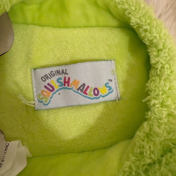 Adorable Squishmallow NWT smiley face slippers. Size youth 3.5-4.5 - Picture 4 of 6
